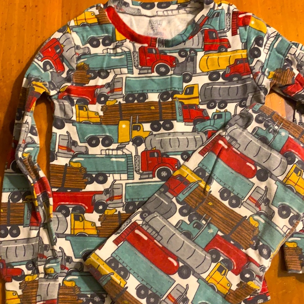 Carter’s 5T pjs